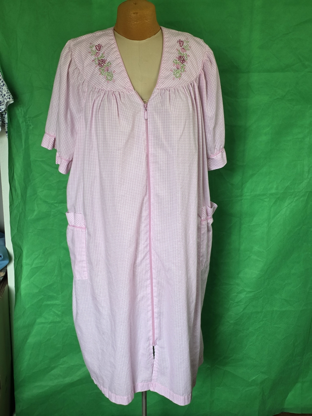 Granada 1X Pink Gingham Zip‑Front Housecoat Duster w/ Floral Embroidery